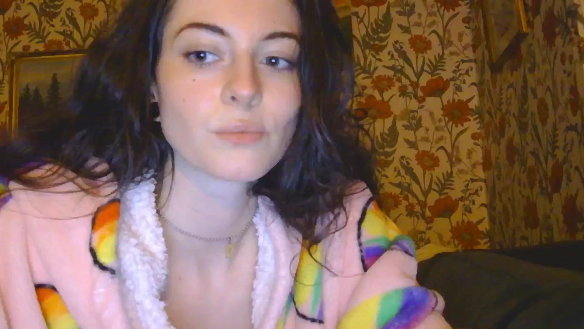 Gallery image thumbnail from viola__'s myfreecams stream on, 11/04/2024, 18:43 image 12 of 20