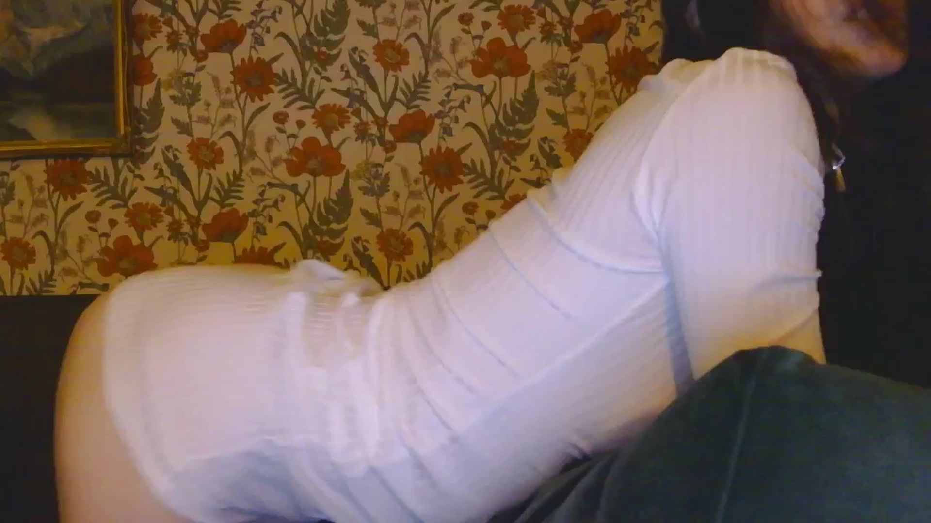 Gallery image thumbnail from viola__'s myfreecams stream on, 11/04/2024, 18:43 image 16 of 20