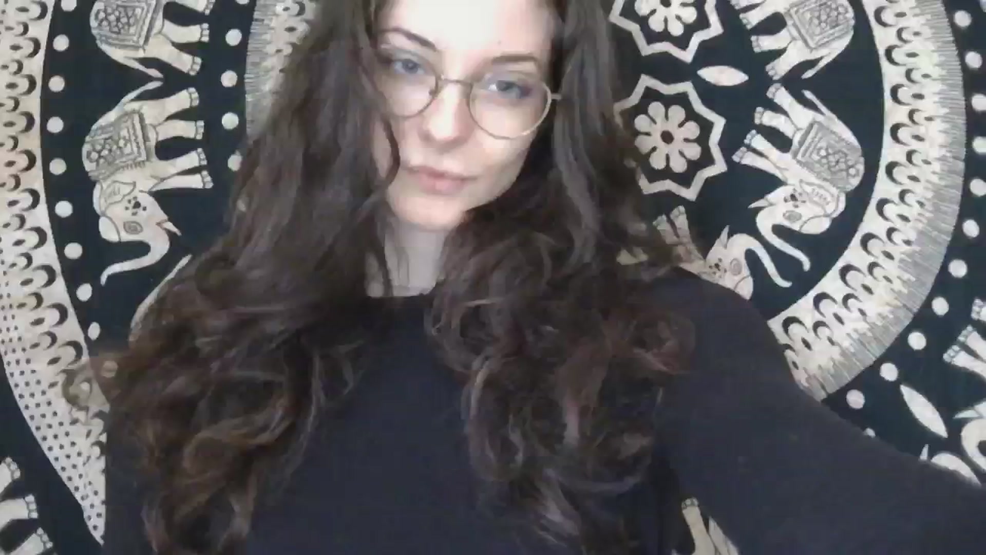 Gallery image thumbnail from viola__'s myfreecams stream on, 11/07/2024, 15:37 image 13 of 20