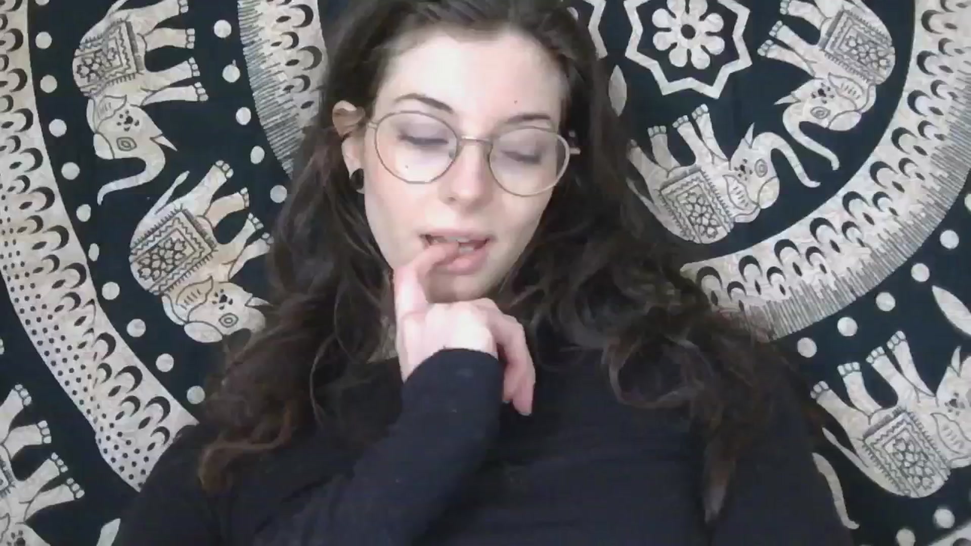 Gallery image thumbnail from viola__'s myfreecams stream on, 11/07/2024, 15:37 image 10 of 20
