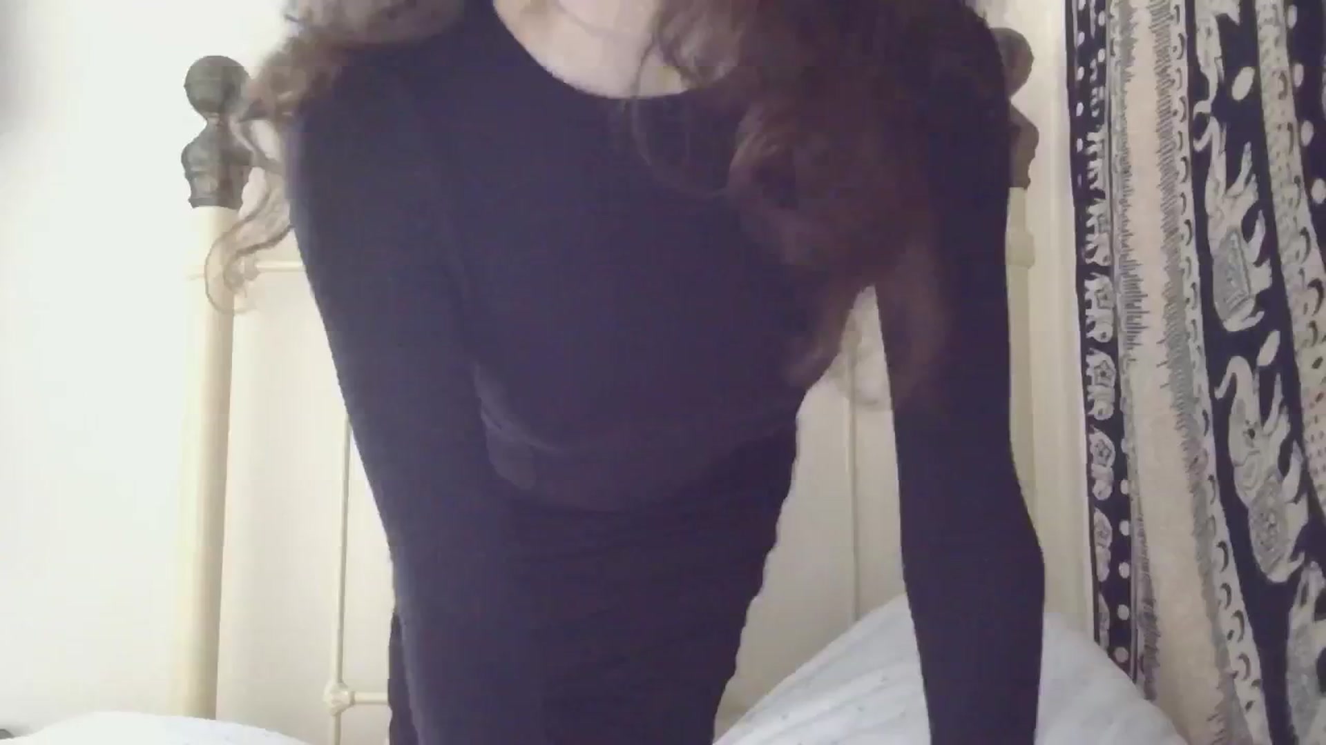 Gallery image thumbnail from viola__'s myfreecams stream on, 11/07/2024, 15:37 image 17 of 20
