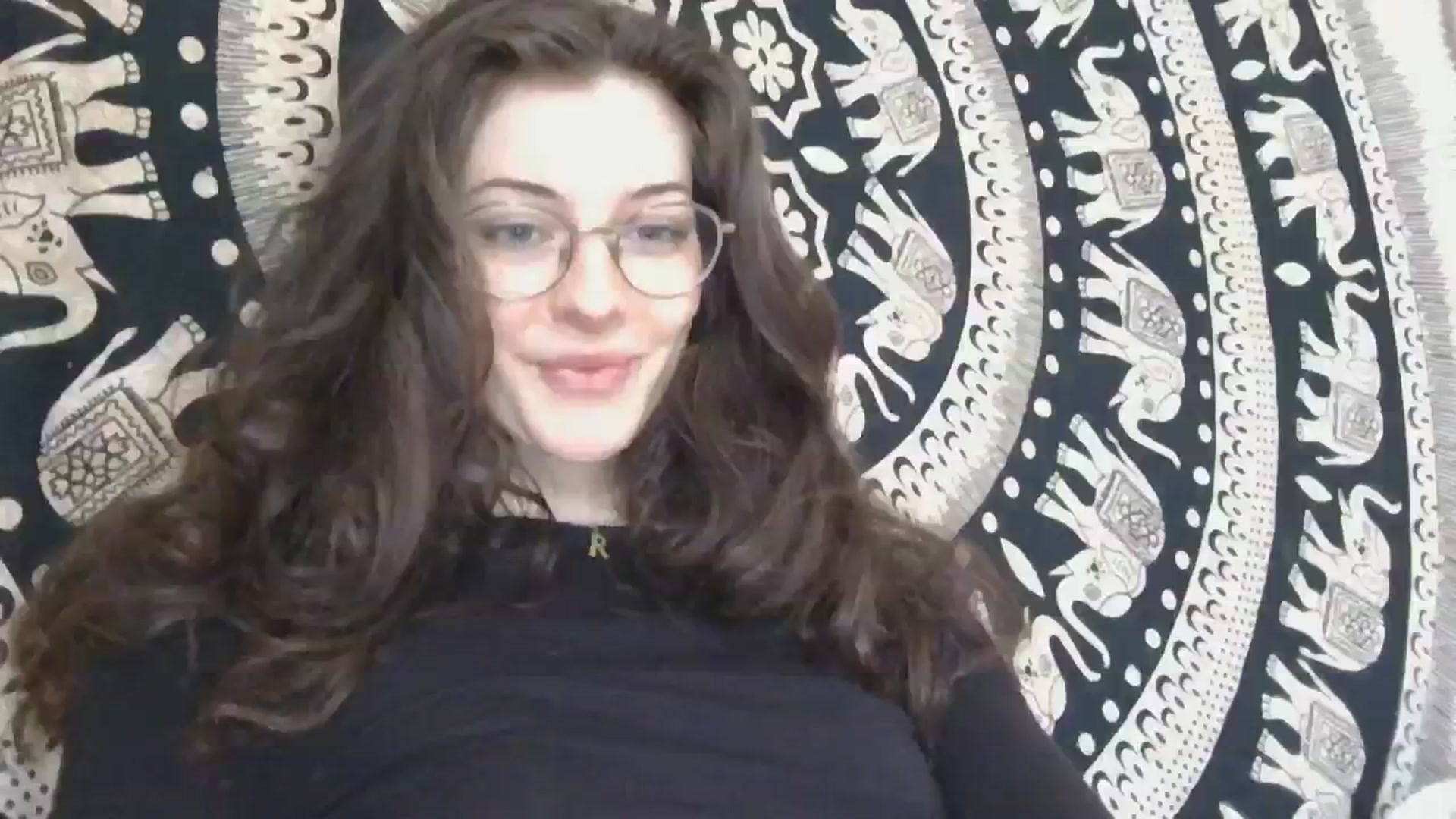 Gallery image thumbnail from viola__'s myfreecams stream on, 11/07/2024, 15:37 image 3 of 20