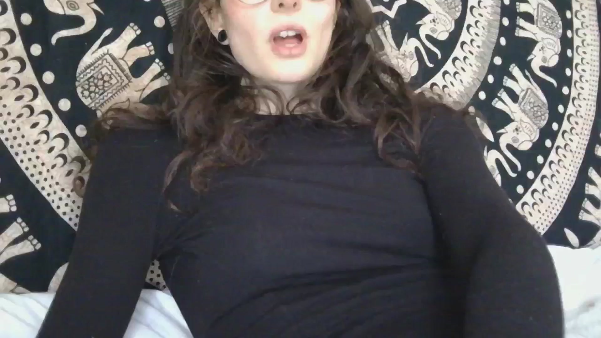 Gallery image thumbnail from viola__'s myfreecams stream on, 11/07/2024, 15:37 image 8 of 20