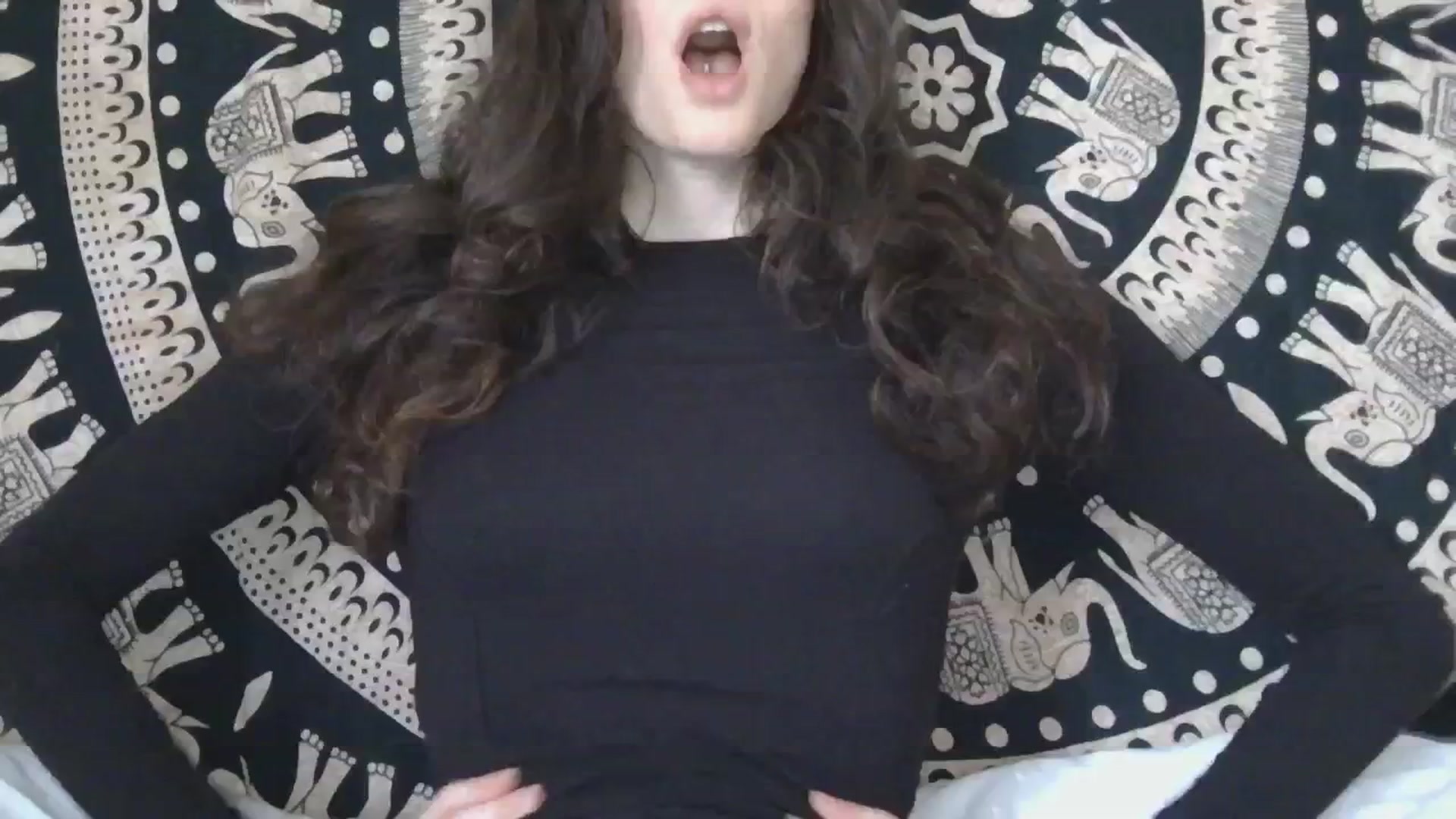 Gallery image thumbnail from viola__'s myfreecams stream on, 11/07/2024, 15:37 image 15 of 20