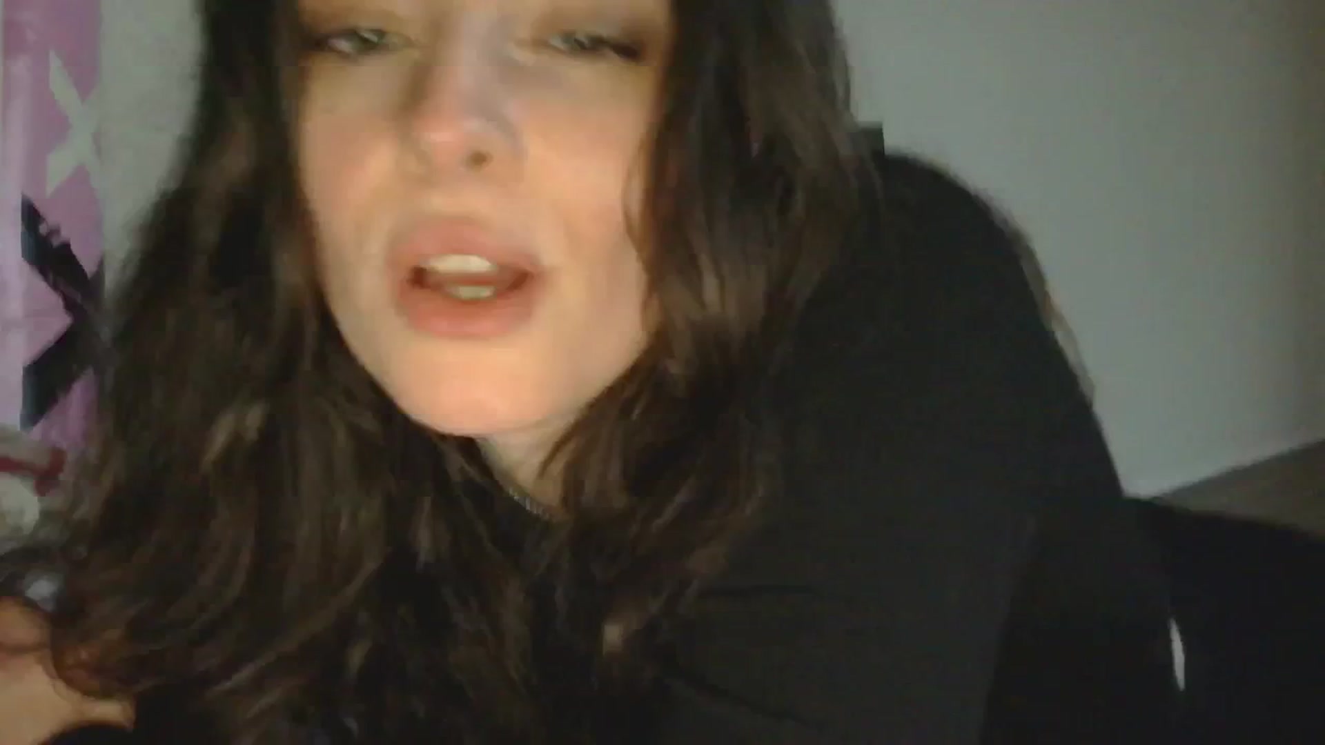 Gallery image thumbnail from viola__'s myfreecams stream on, 11/07/2024, 17:10 image 15 of 20