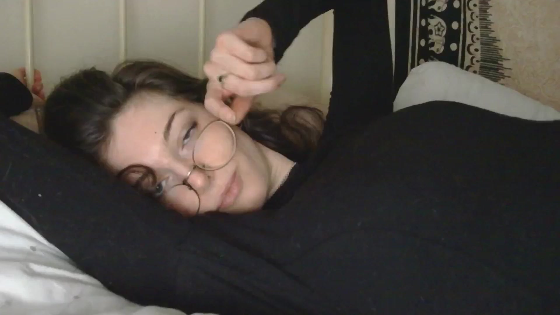 Gallery image thumbnail from viola__'s myfreecams stream on, 11/07/2024, 17:10 image 2 of 20