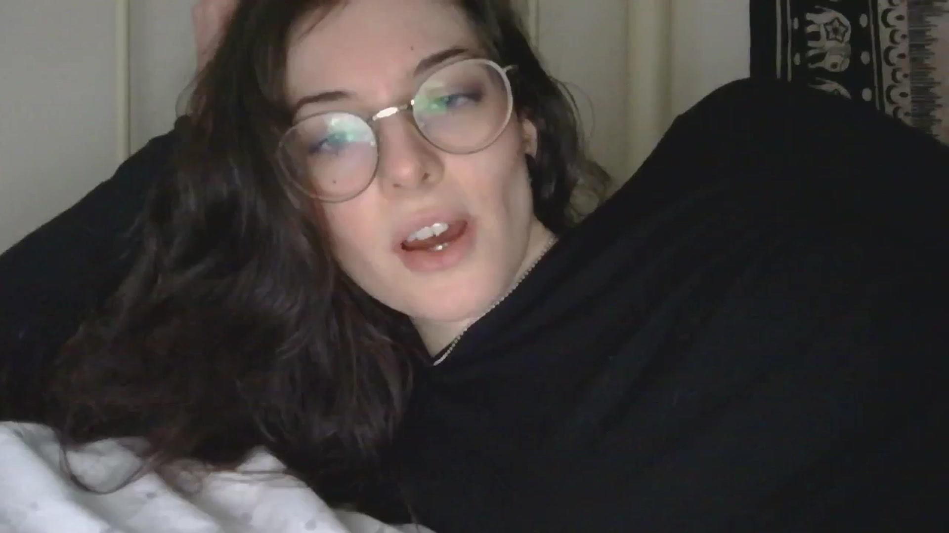 Gallery image thumbnail from viola__'s myfreecams stream on, 11/07/2024, 17:10 image 8 of 20