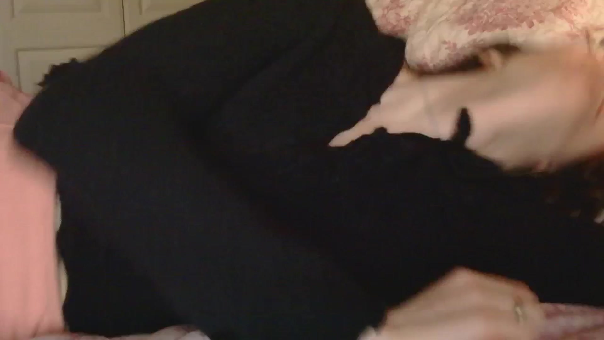 Gallery image thumbnail from viola__'s myfreecams stream on, 11/11/2024, 16:34 image 8 of 20