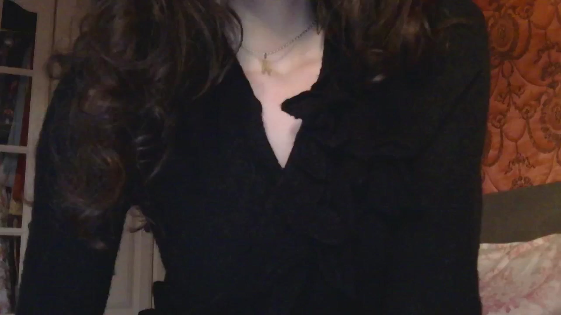 Gallery image thumbnail from viola__'s myfreecams stream on, 11/11/2024, 16:34 image 16 of 20