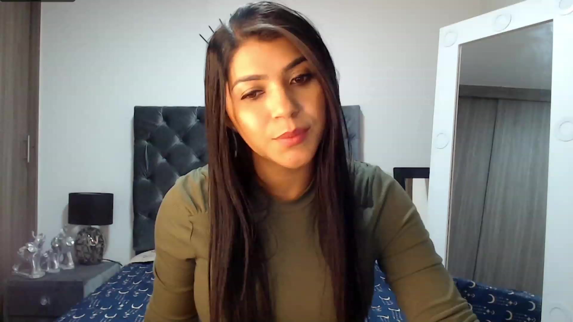 Gallery image thumbnail from violetta_xs's myfreecams stream on, 11/19/2022, 04:19 image 7 of 20