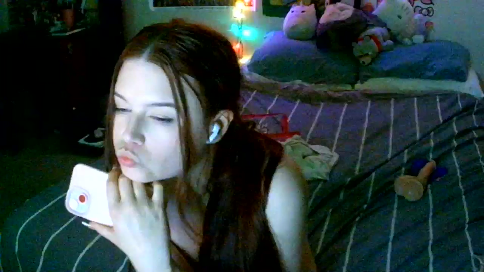 Gallery image thumbnail from violettbunnyy's myfreecams stream on, 06/10/2024, 10:50 image 14 of 20