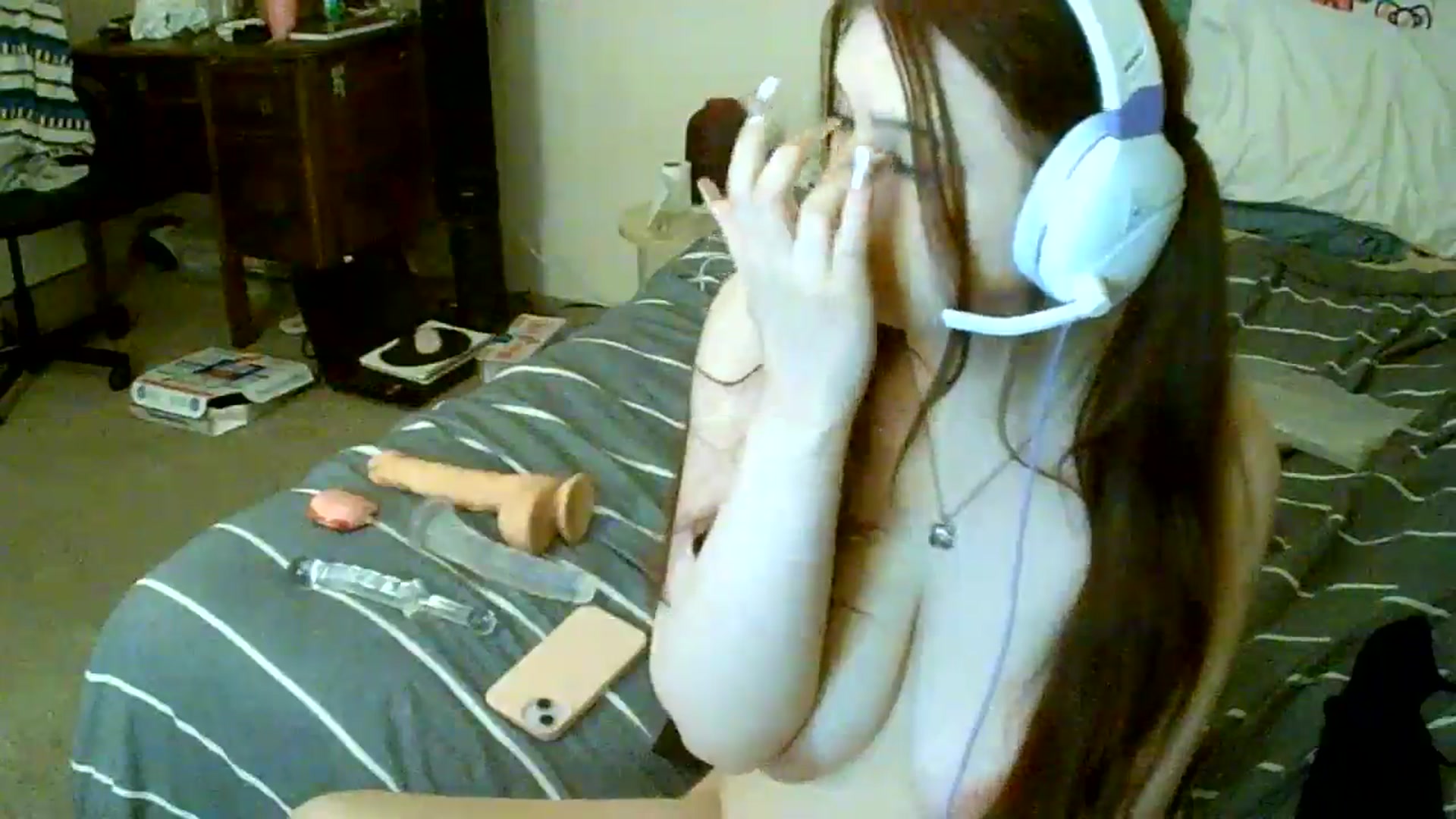 Gallery image thumbnail from violettbunnyy's myfreecams stream on, 06/13/2024, 09:43 image 18 of 20