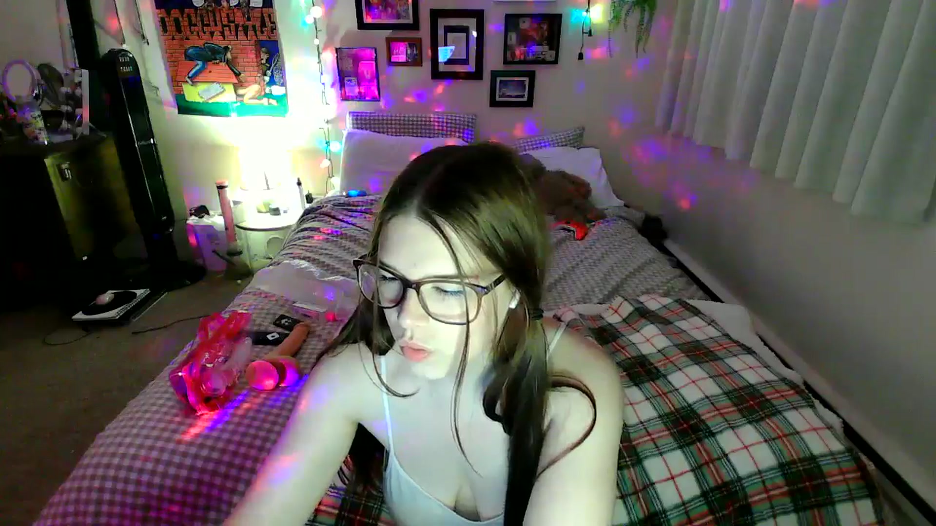 Gallery image thumbnail from violettbunnyy's myfreecams stream on, 08/14/2024, 07:45 image 2 of 20