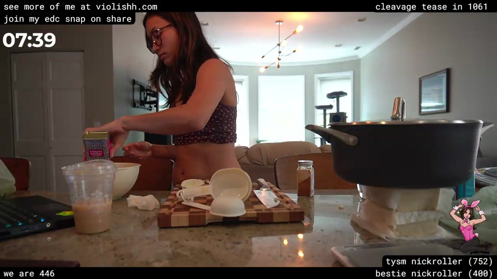 Gallery image thumbnail from violishh's myfreecams stream on, 04/30/2026, 21:22 image 11 of 20