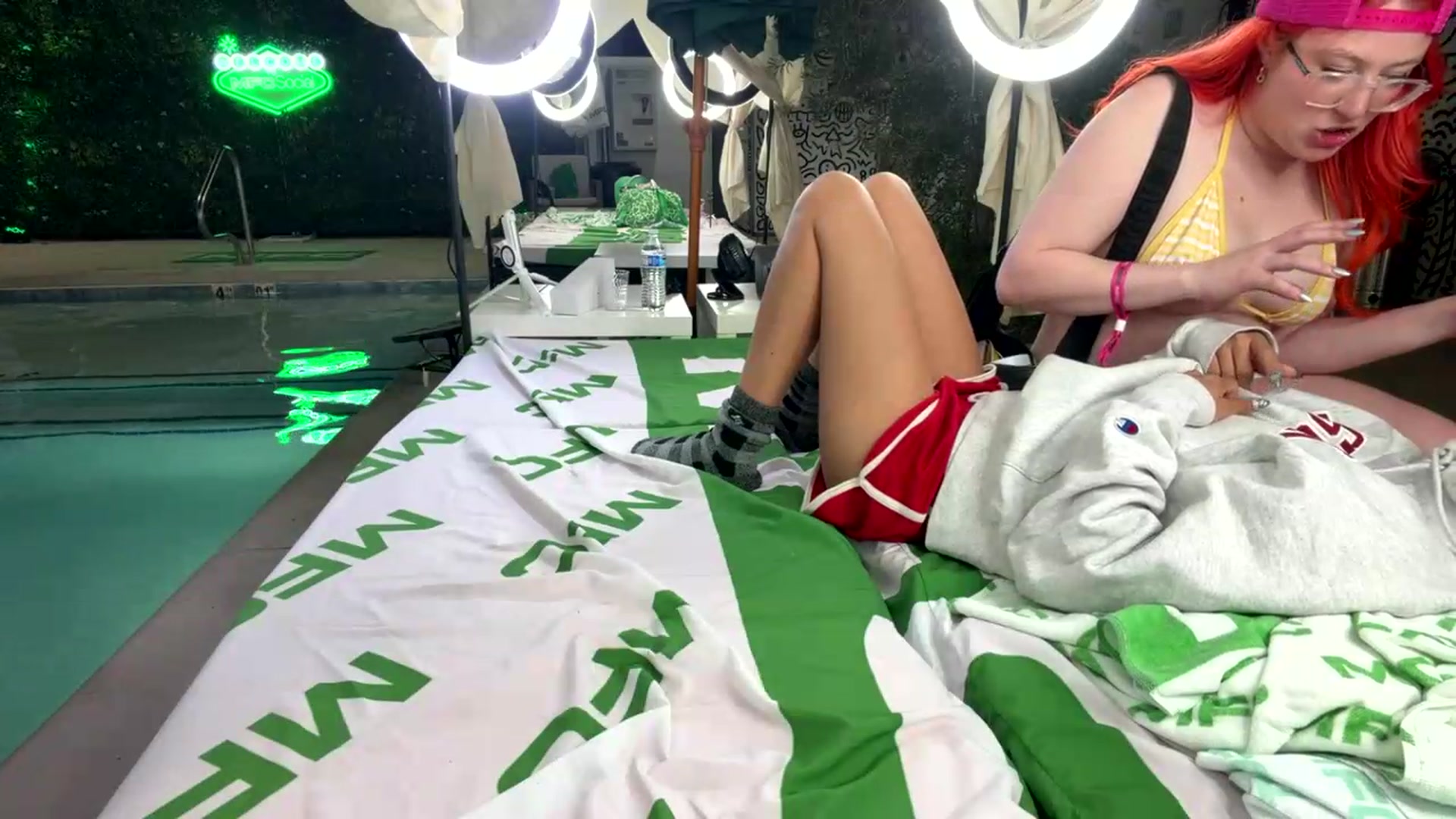 Gallery image thumbnail from violishh's myfreecams stream on, 05/20/2026, 06:59 image 17 of 20