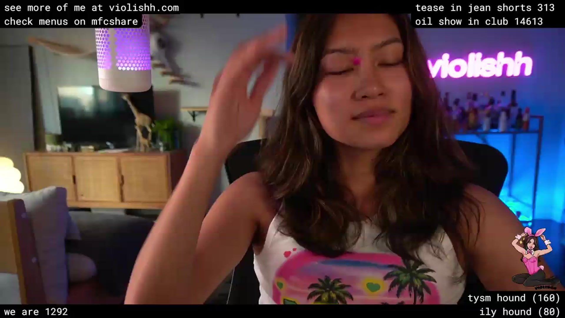 Gallery image thumbnail from violishh's myfreecams stream on, 06/10/2026, 24:47 image 18 of 20