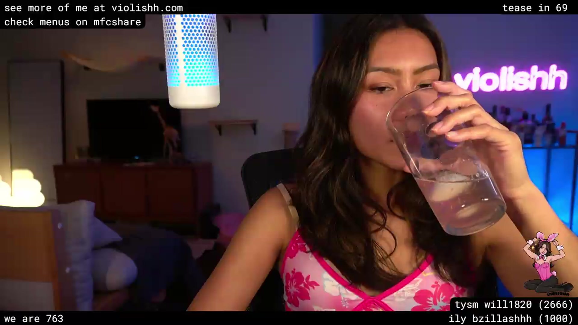 Gallery image thumbnail from violishh's myfreecams stream on, 06/16/2026, 06:04 image 18 of 20
