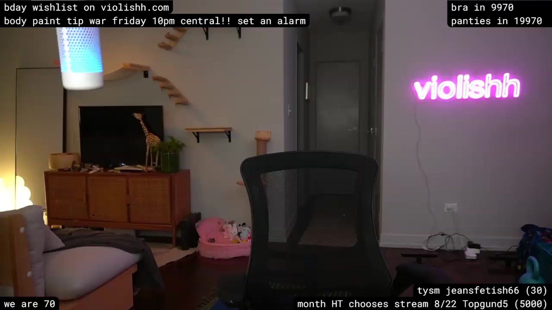 Gallery image thumbnail from violishh's myfreecams stream on, 08/13/2026, 07:26 image 6 of 20