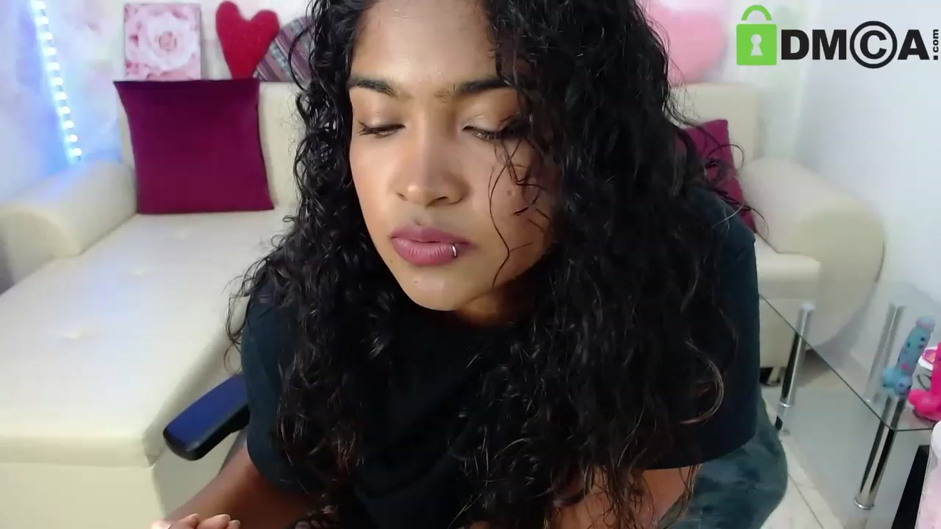 Gallery image thumbnail from virginia_love's myfreecams stream on, 11/17/2022, 22:50 image 9 of 20