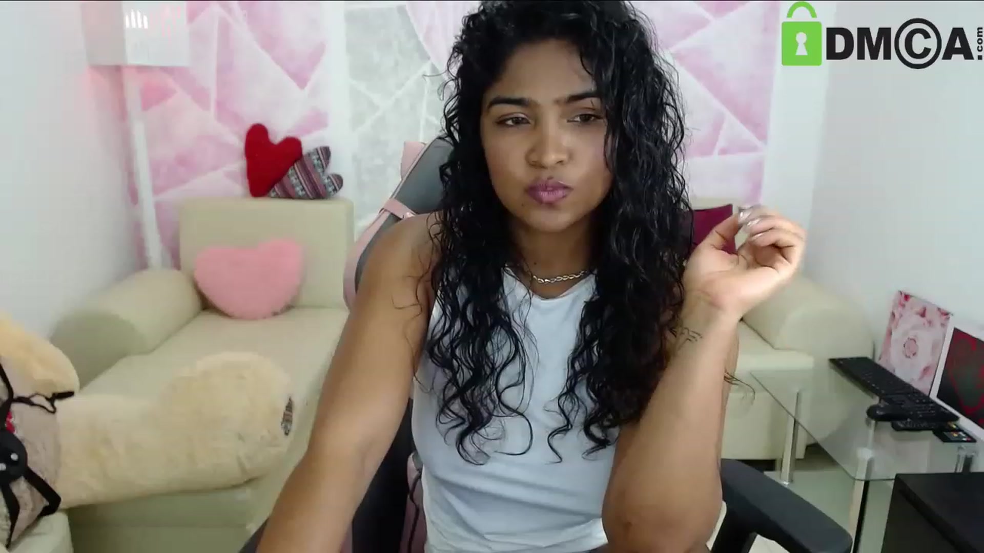 Gallery image thumbnail from virginia_love's myfreecams stream on, 12/29/2022, 21:36 image 6 of 20
