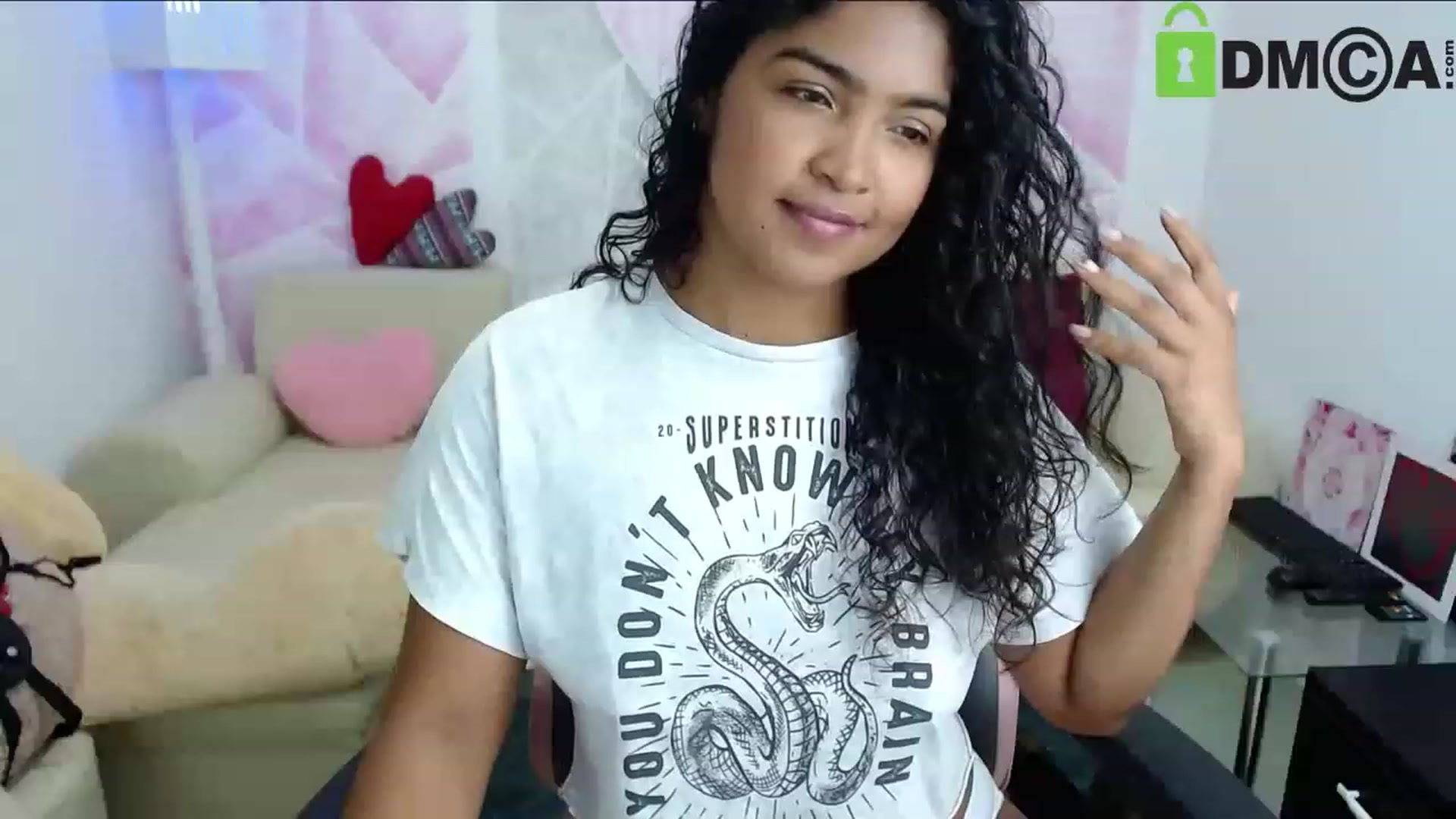 Gallery image thumbnail from virginia_love's myfreecams stream on, 12/31/2022, 24:12 image 4 of 20