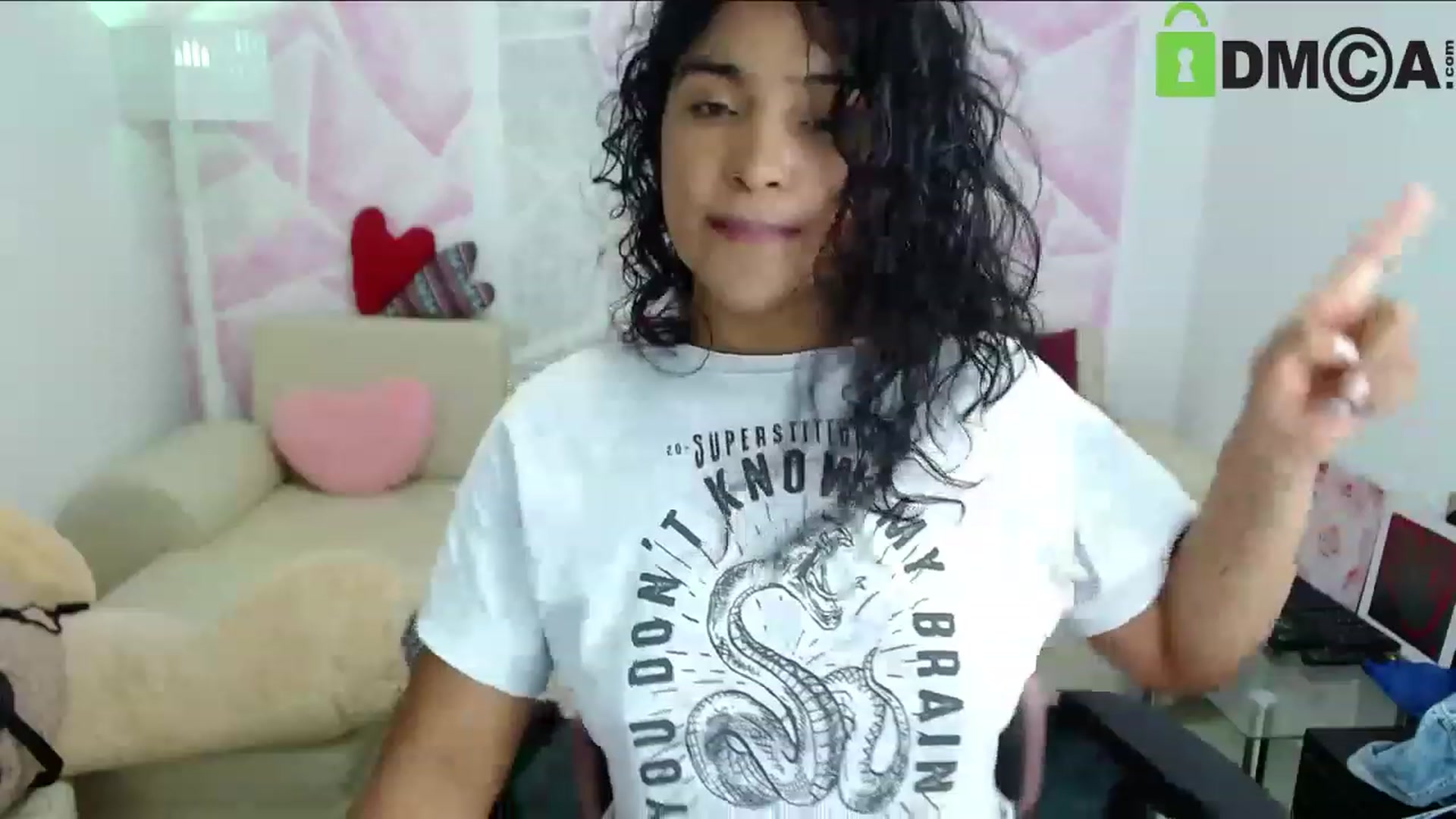 Gallery image thumbnail from virginia_love's myfreecams stream on, 12/31/2022, 24:12 image 15 of 20