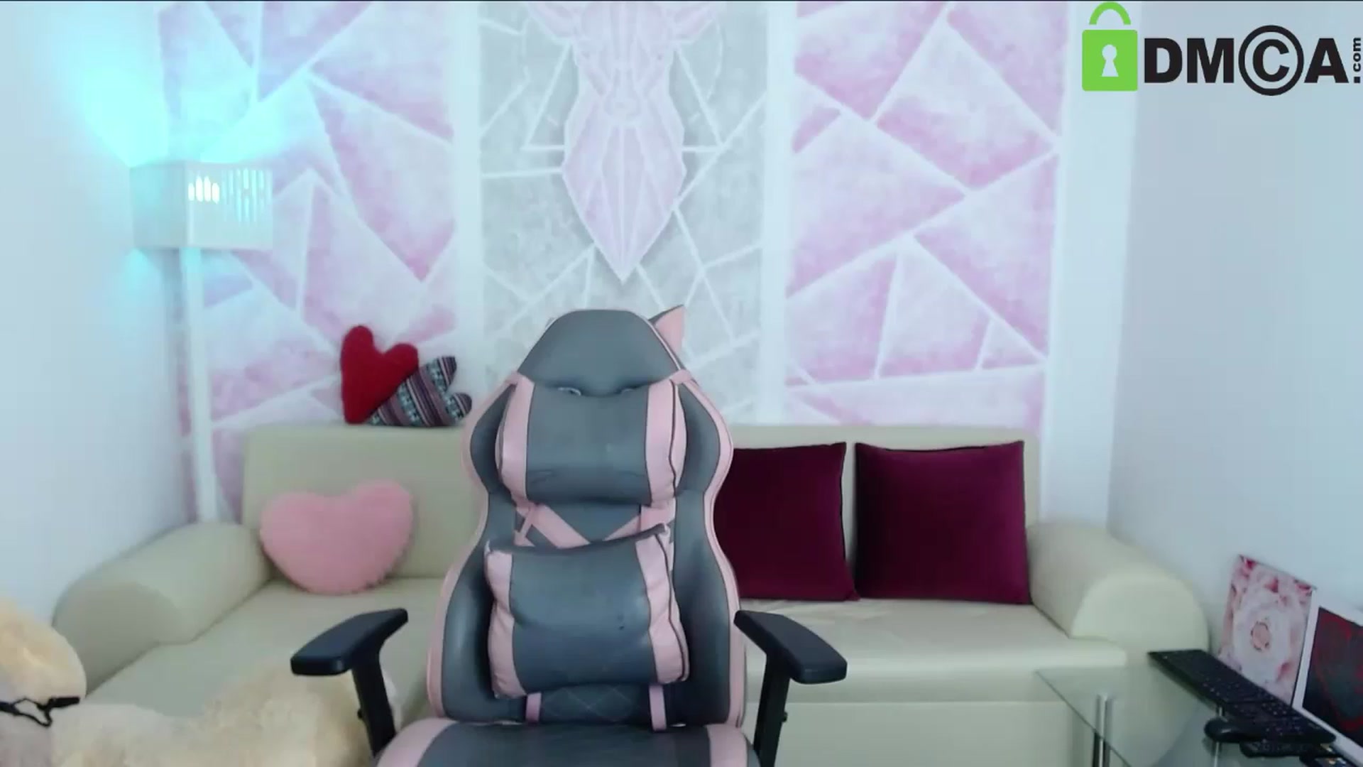 Gallery image thumbnail from virginia_love's myfreecams stream on, 01/01/2023, 24:00 image 18 of 20