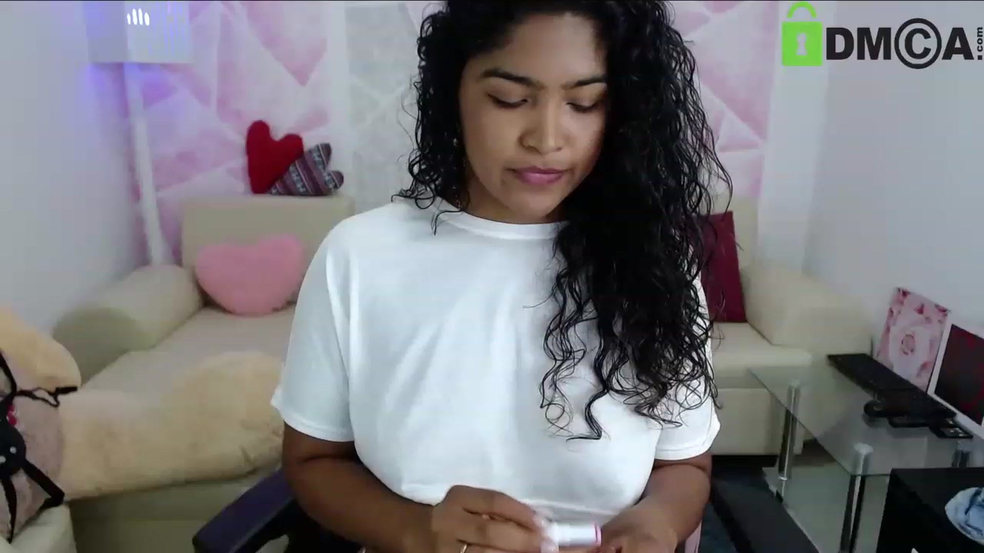 Gallery image thumbnail from virginia_love's myfreecams stream on, 01/01/2023, 23:38 image 17 of 20
