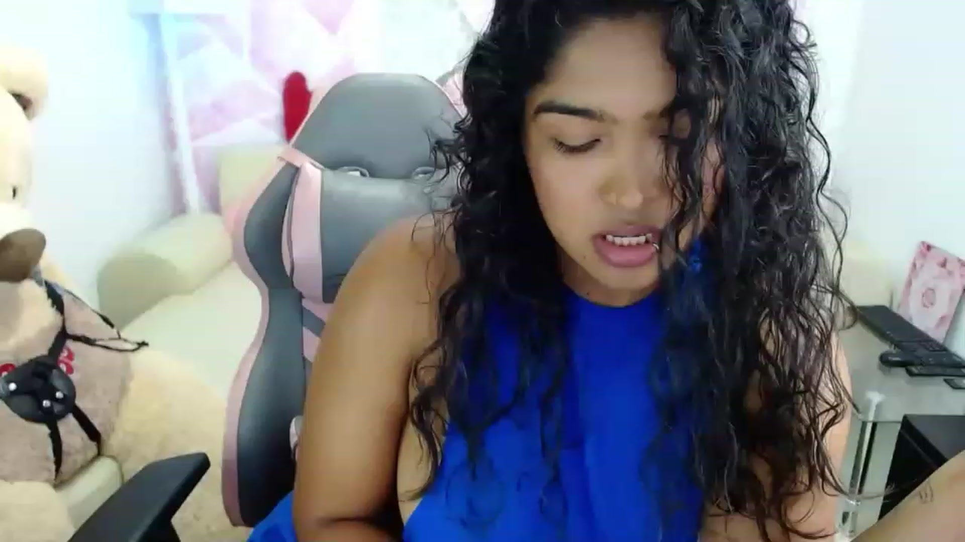 Gallery image thumbnail from virginia_love's myfreecams stream on, 01/28/2023, 21:25 image 16 of 20