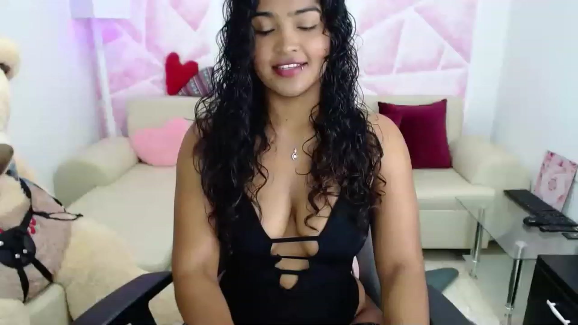 Gallery image thumbnail from virginia_love's myfreecams stream on, 01/29/2023, 17:03 image 16 of 20