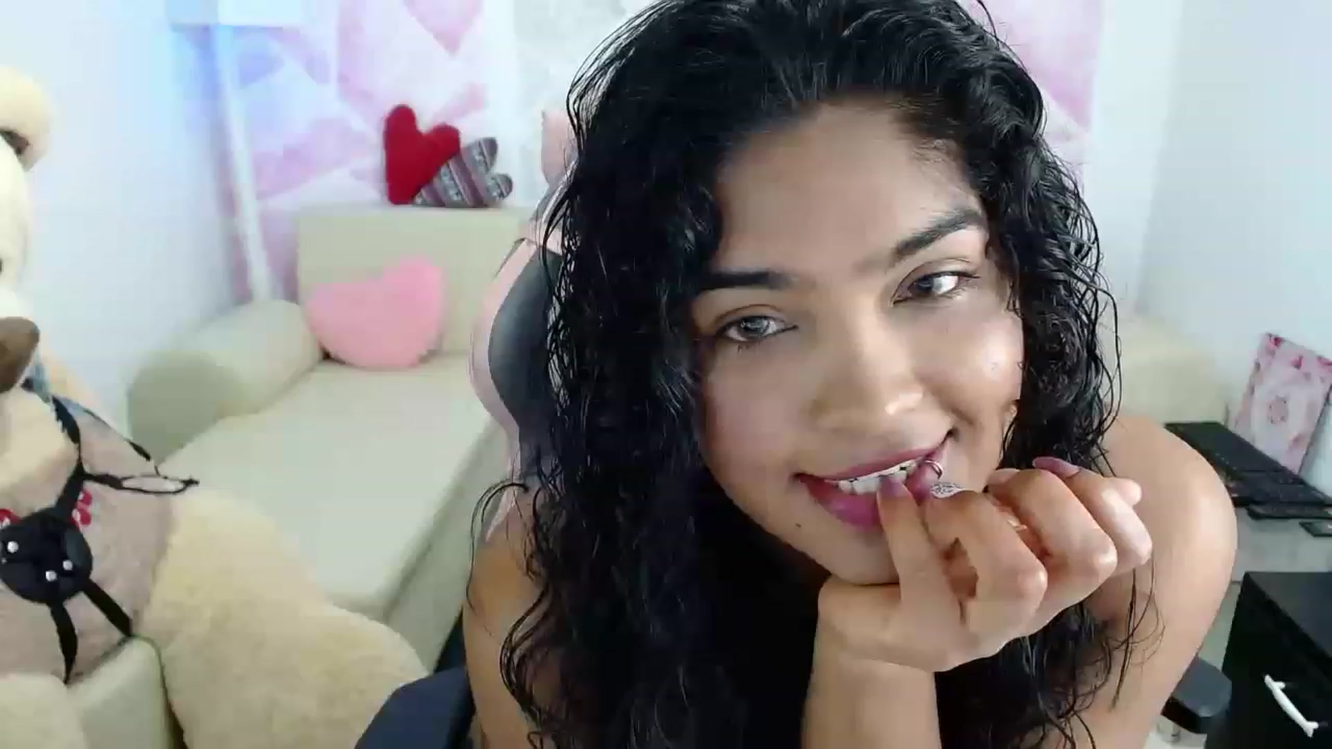 Gallery image thumbnail from virginia_love's myfreecams stream on, 01/29/2023, 17:20 image 11 of 20
