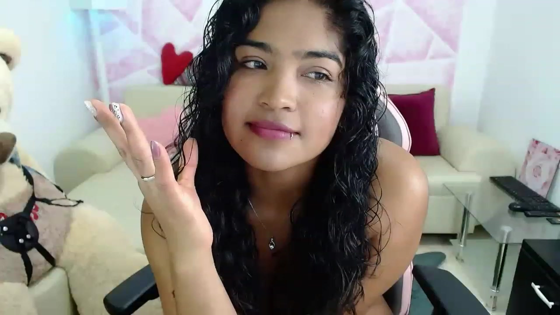 Gallery image thumbnail from virginia_love's myfreecams stream on, 01/29/2023, 17:20 image 14 of 20