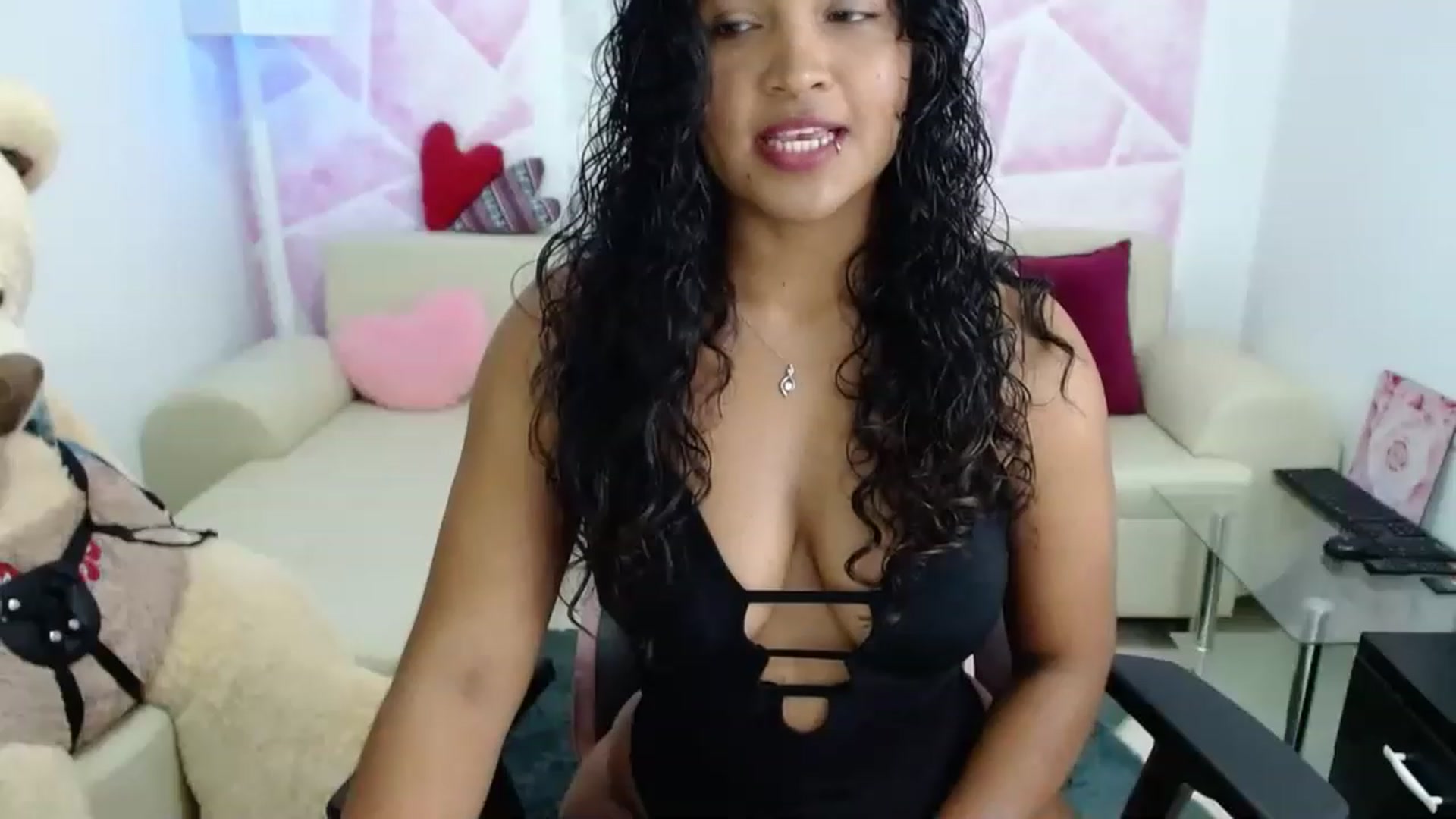 Gallery image thumbnail from virginia_love's myfreecams stream on, 01/29/2023, 17:20 image 6 of 20