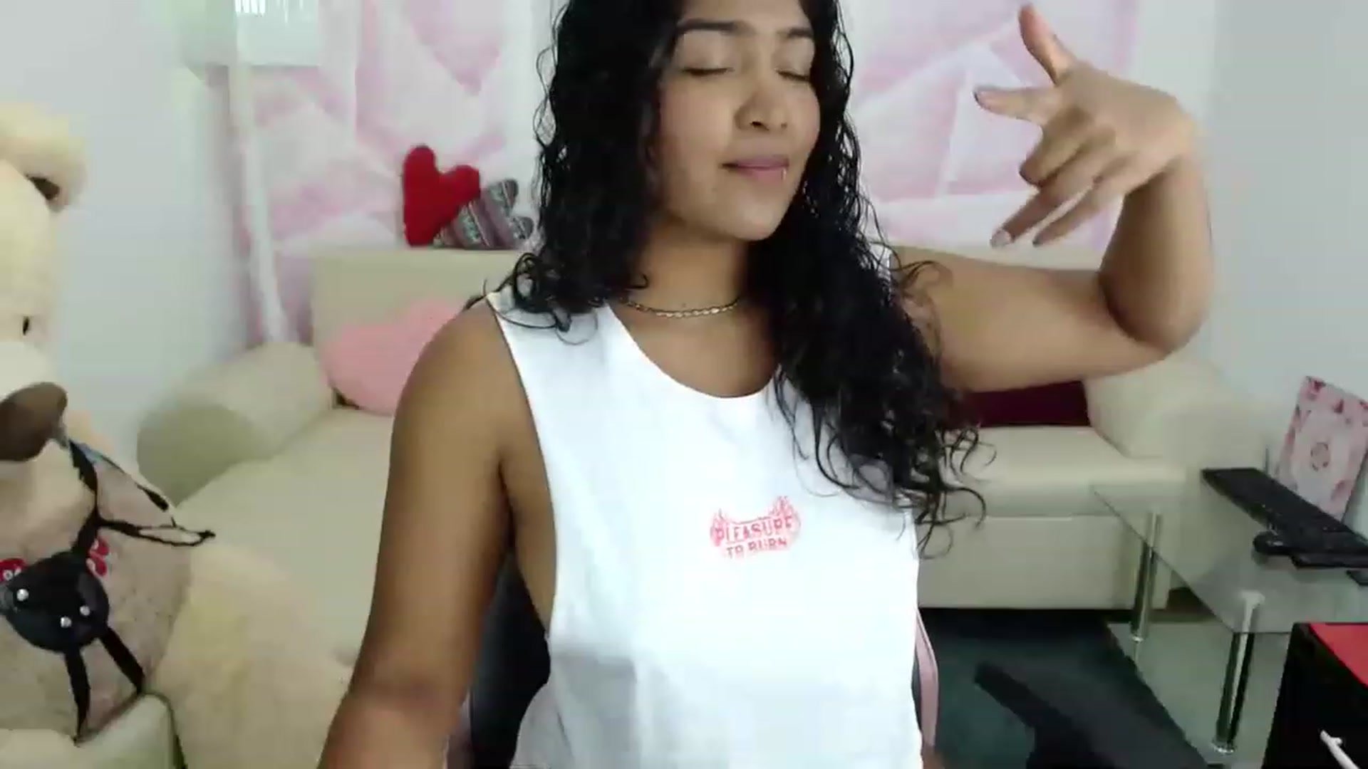 Gallery image thumbnail from virginia_love's myfreecams stream on, 02/03/2023, 19:19 image 8 of 20