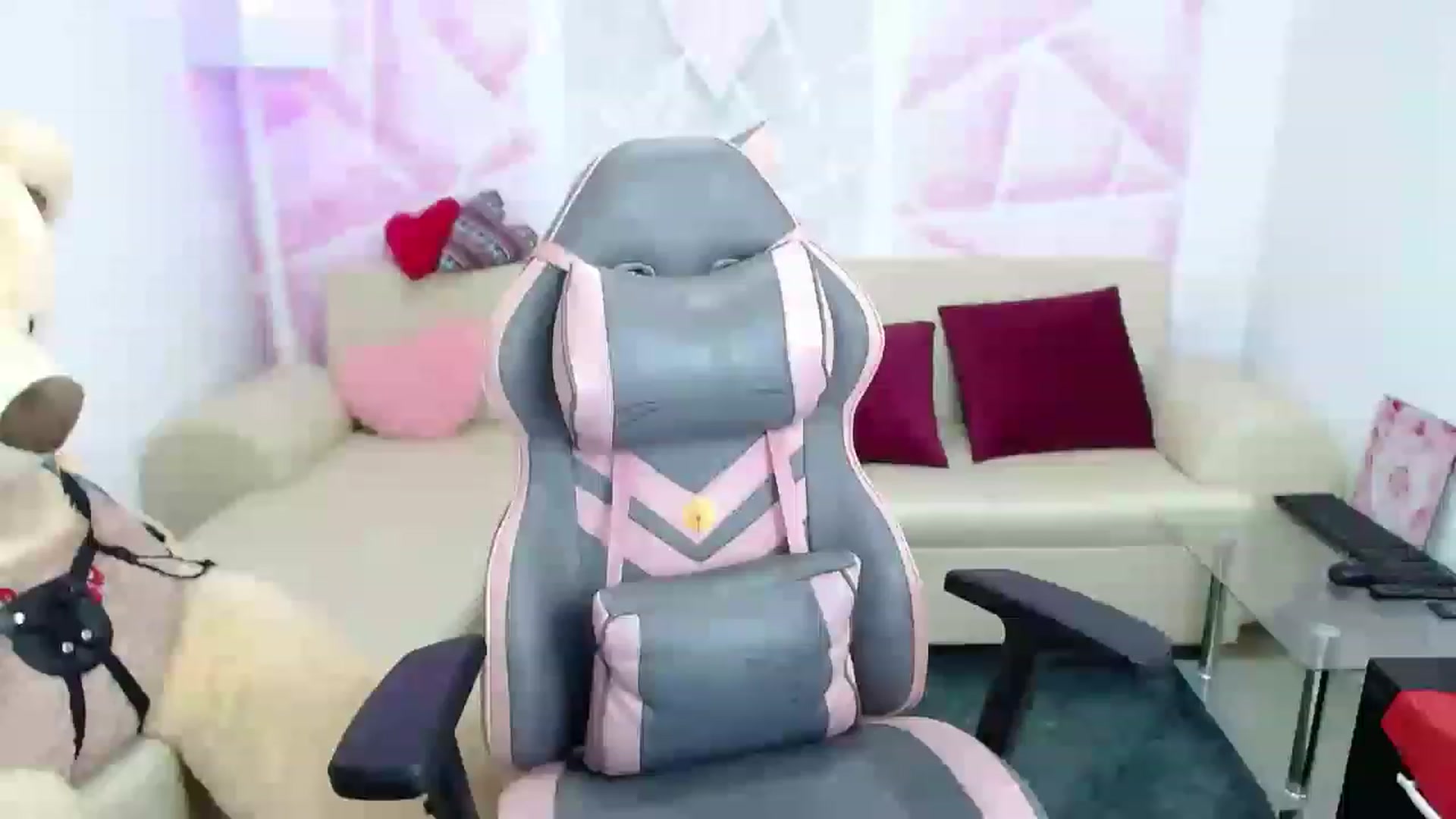 Gallery image thumbnail from virginia_love's myfreecams stream on, 02/07/2023, 19:41 image 2 of 20