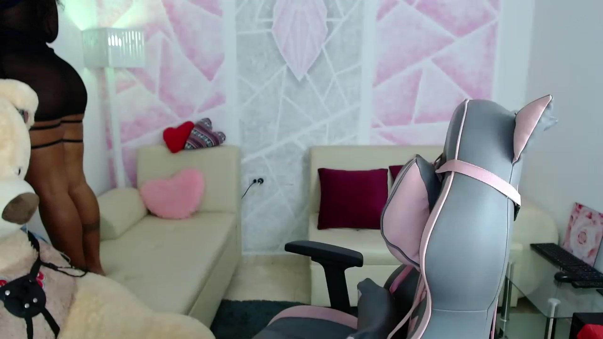 Gallery image thumbnail from virginia_love's myfreecams stream on, 02/07/2023, 21:24 image 16 of 20