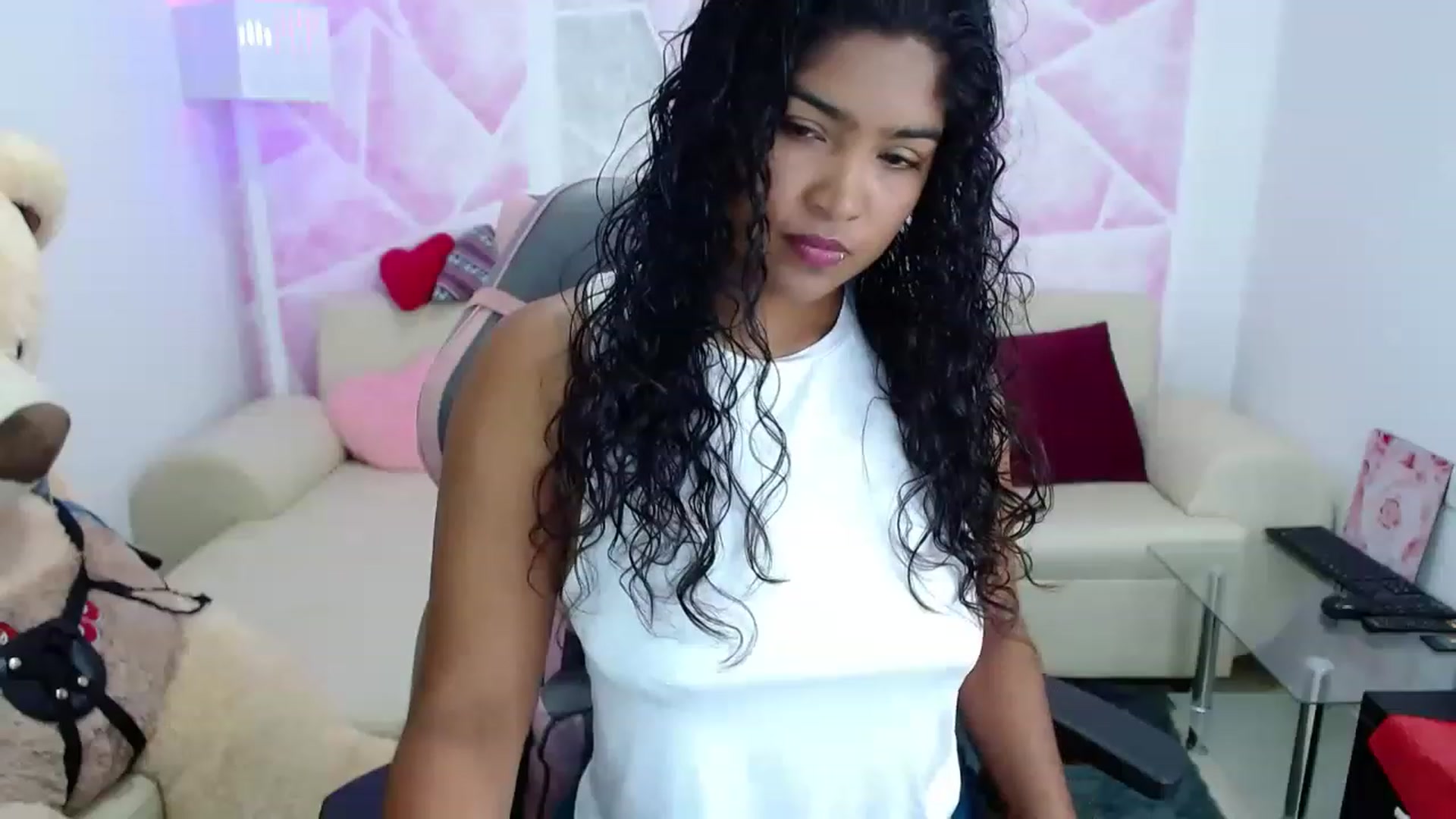 Gallery image thumbnail from virginia_love's myfreecams stream on, 02/09/2023, 17:39 image 16 of 20