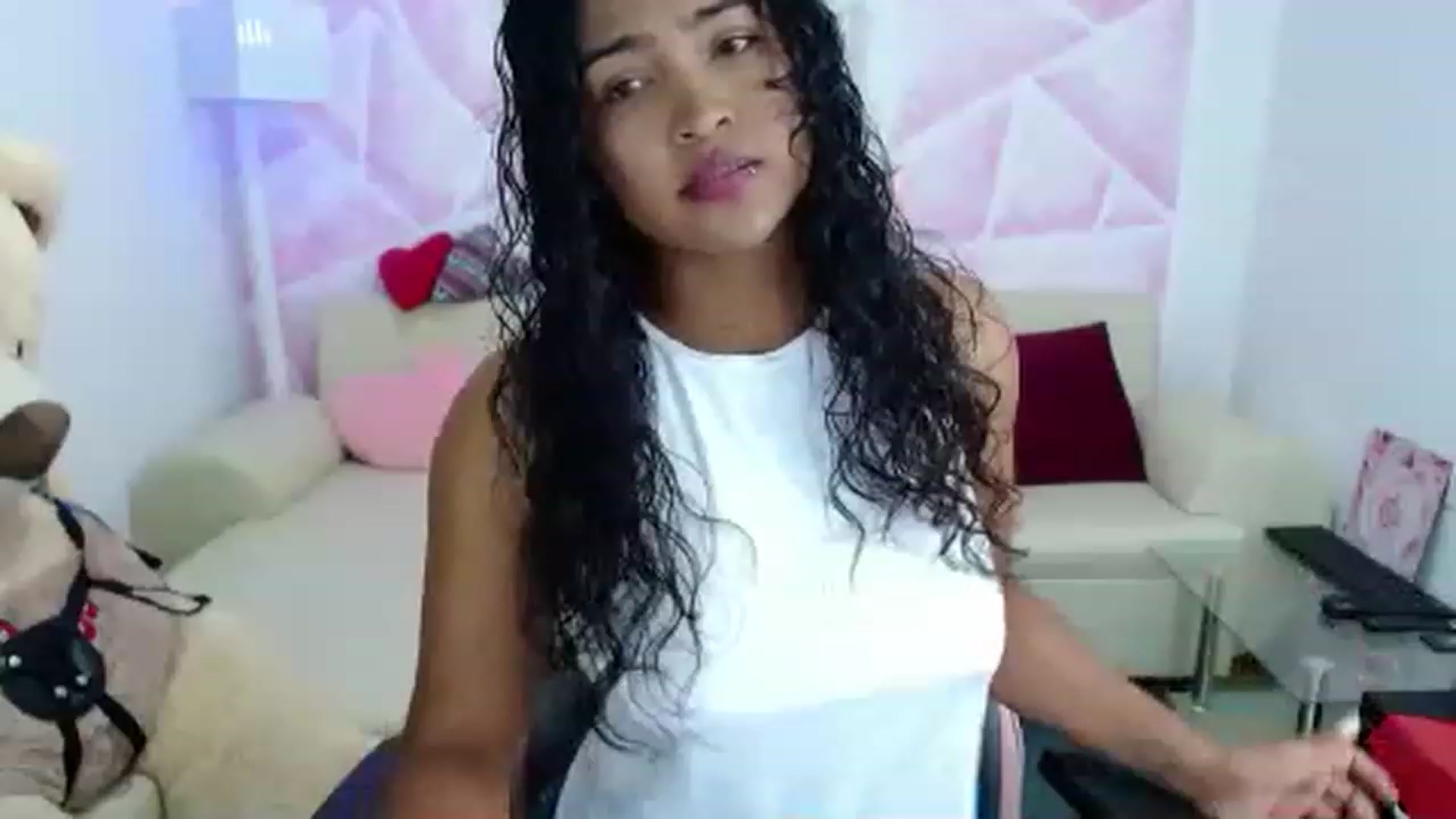 Gallery image thumbnail from virginia_love's myfreecams stream on, 02/09/2023, 17:39 image 4 of 20