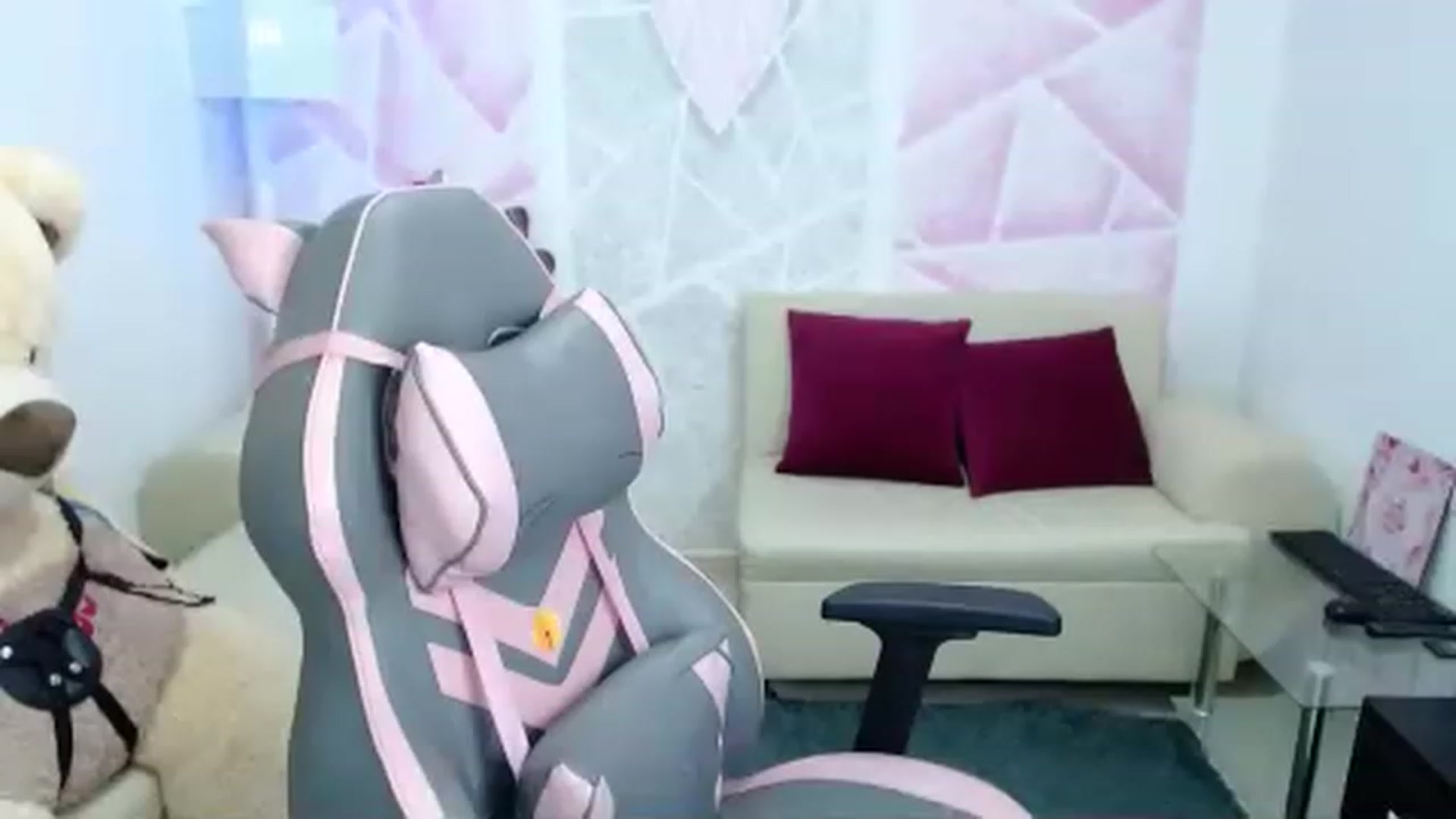 Gallery image thumbnail from virginia_love's myfreecams stream on, 02/12/2023, 19:05 image 14 of 20