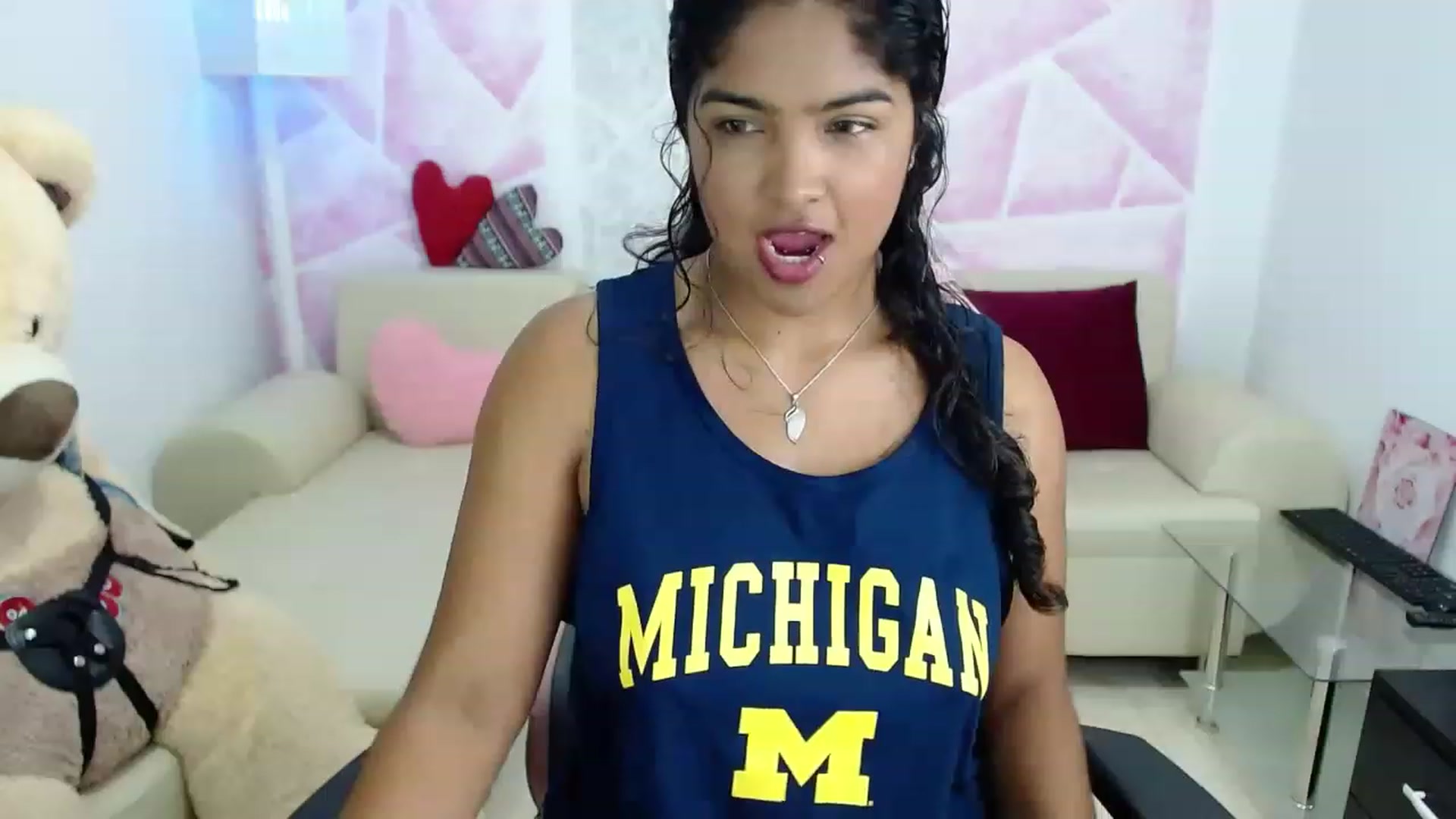 Gallery image thumbnail from virginia_love's myfreecams stream on, 02/22/2023, 18:39 image 1 of 20