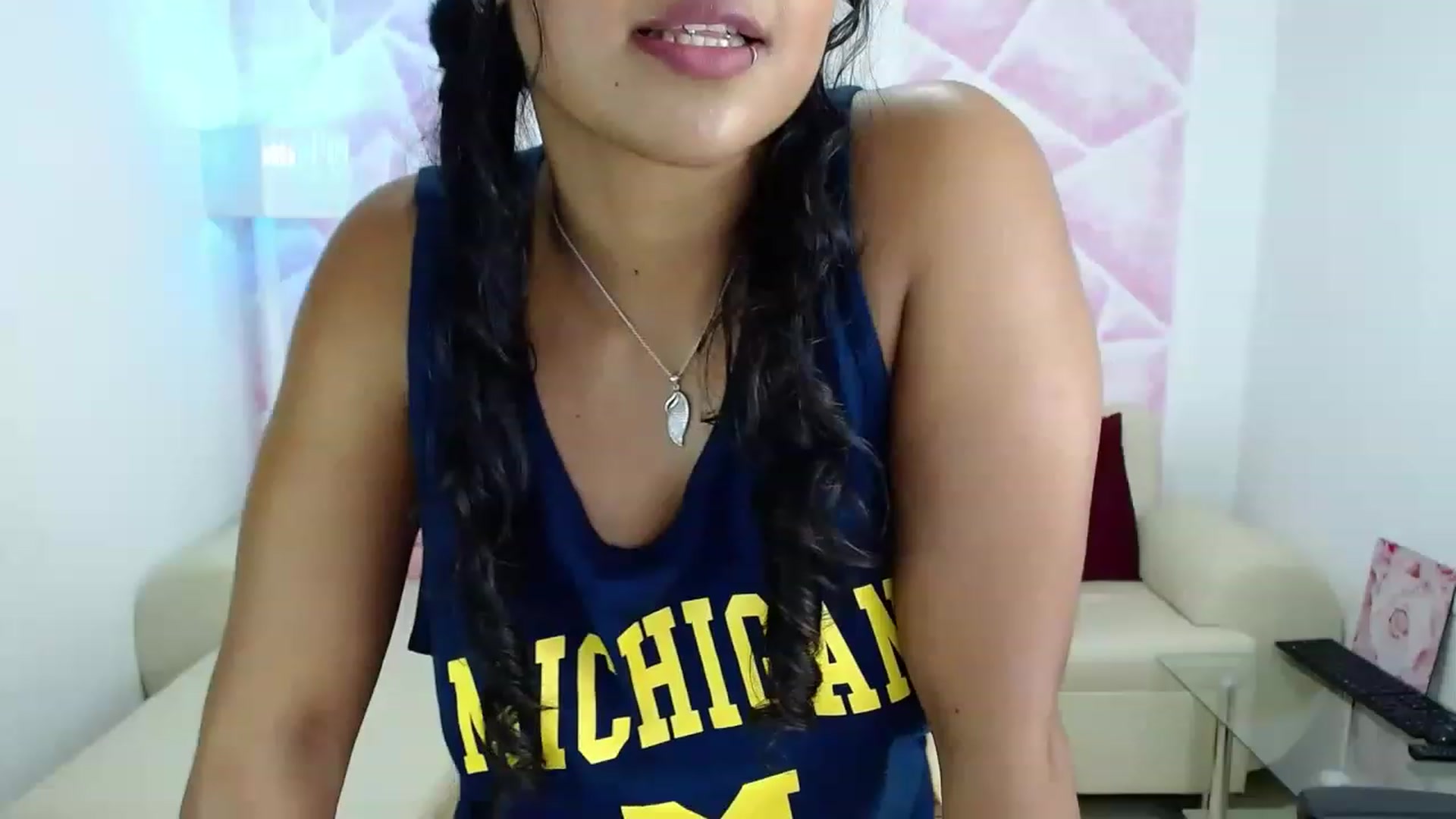 Gallery image thumbnail from virginia_love's myfreecams stream on, 02/22/2023, 19:15 image 3 of 20