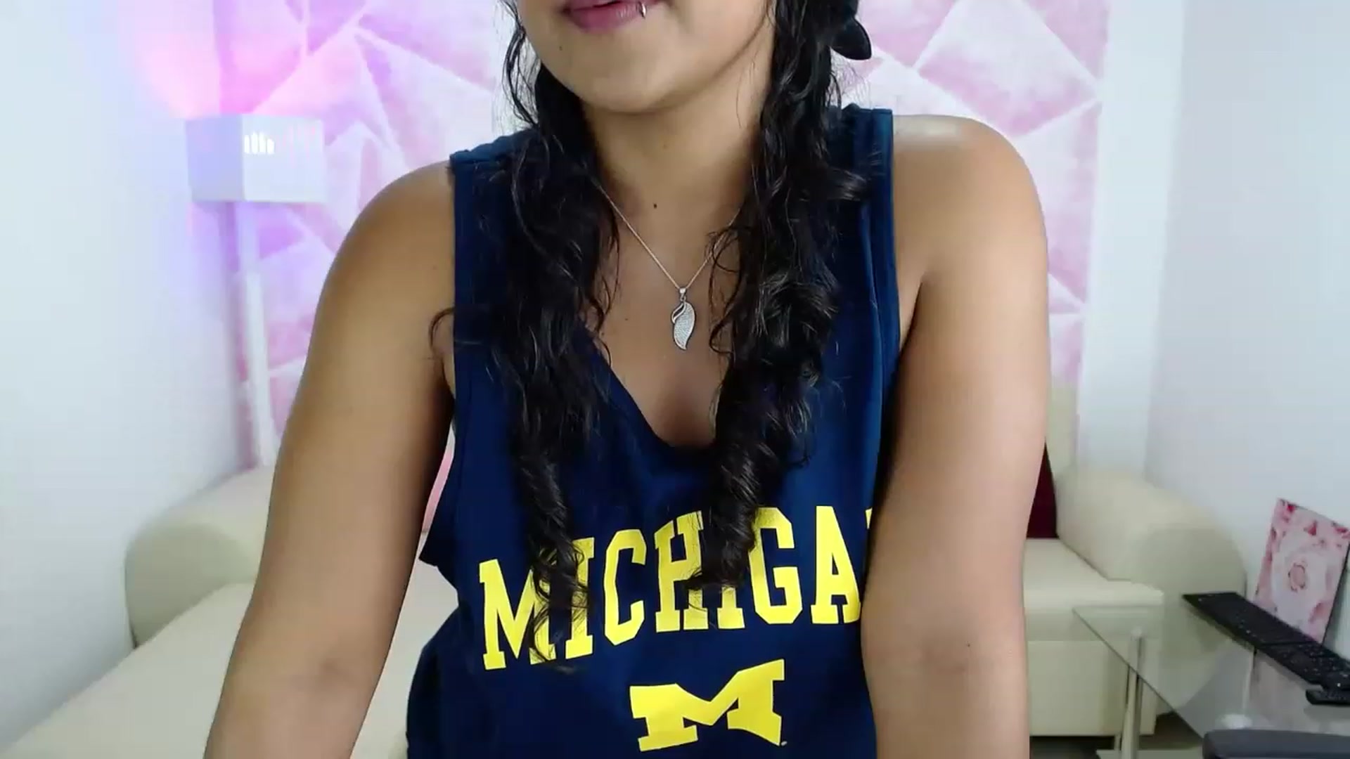 Gallery image thumbnail from virginia_love's myfreecams stream on, 02/22/2023, 19:15 image 2 of 20