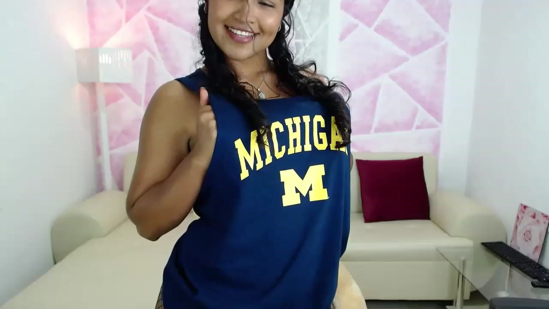 Gallery image thumbnail from virginia_love's myfreecams stream on, 02/22/2023, 19:15 image 1 of 20