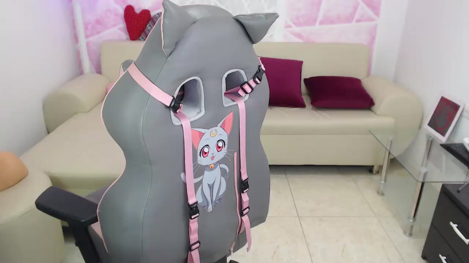 Gallery image thumbnail from virginia_love's myfreecams stream on, 10/28/2023, 22:09 image 6 of 20