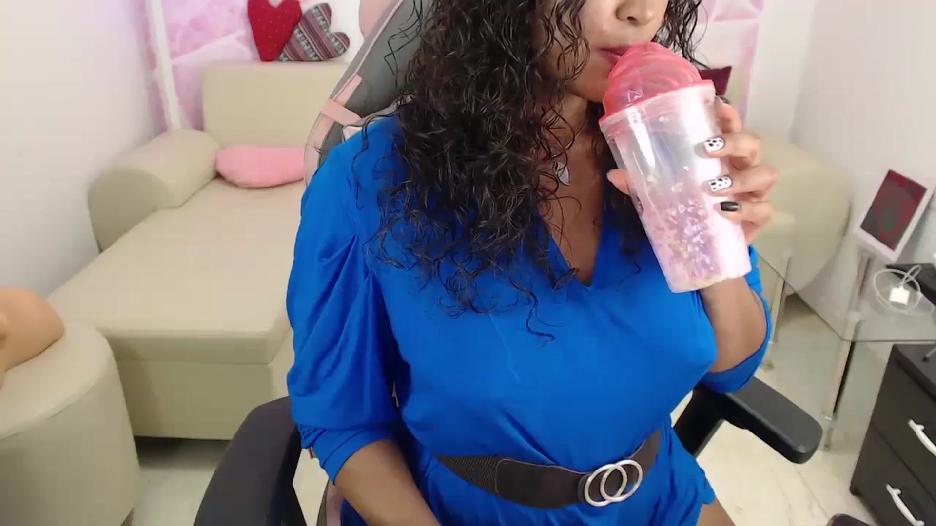 Gallery image thumbnail from virginia_love's myfreecams stream on, 11/03/2023, 21:07 image 17 of 20