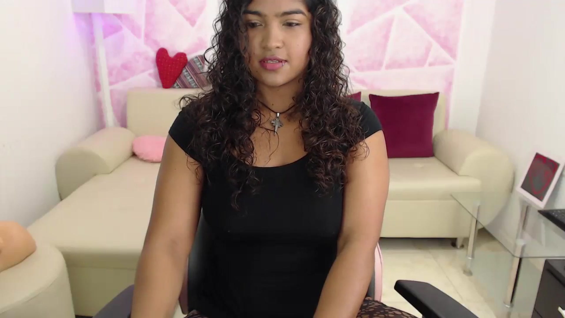 Gallery image thumbnail from virginia_love's myfreecams stream on, 11/13/2023, 18:39 image 5 of 20