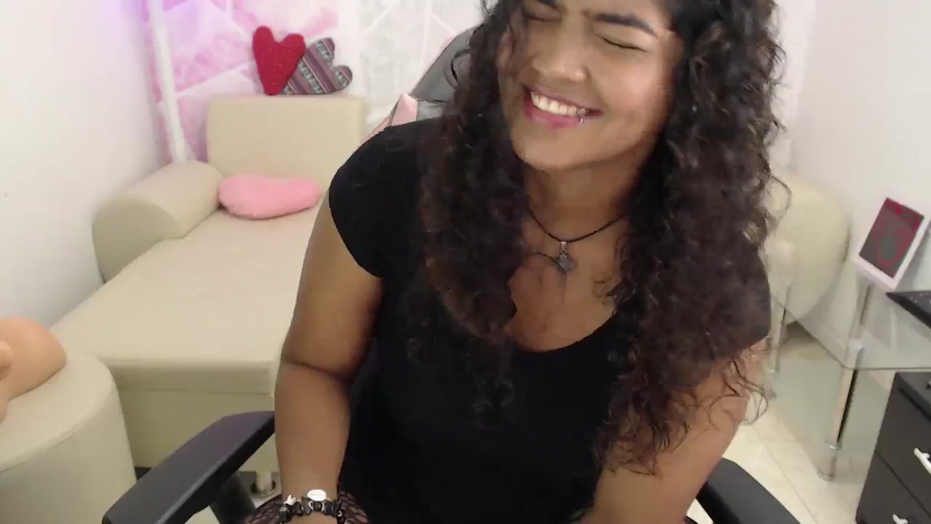 Gallery image thumbnail from virginia_love's myfreecams stream on, 11/13/2023, 18:39 image 7 of 20