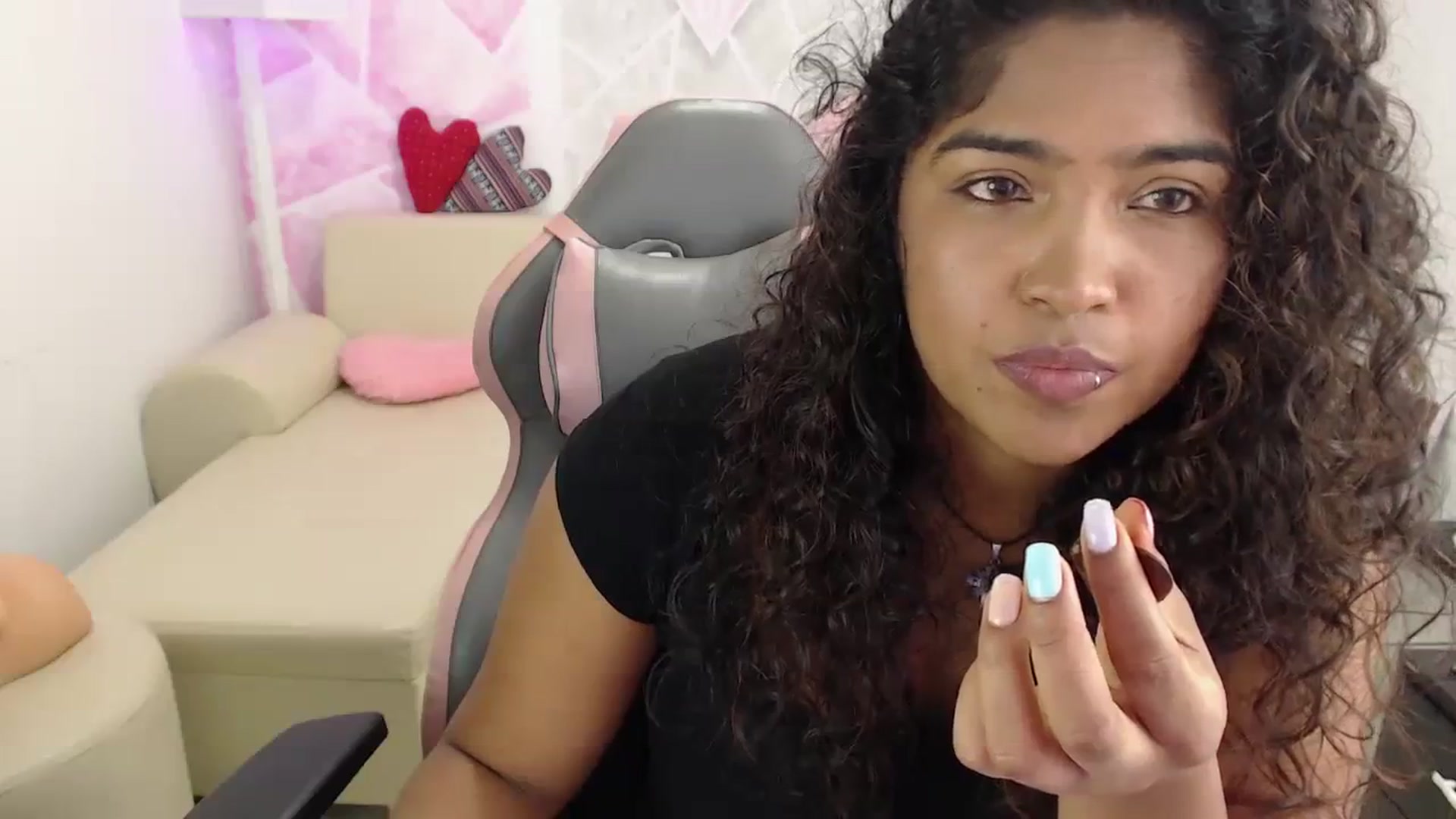 Gallery image thumbnail from virginia_love's myfreecams stream on, 11/13/2023, 20:59 image 10 of 20