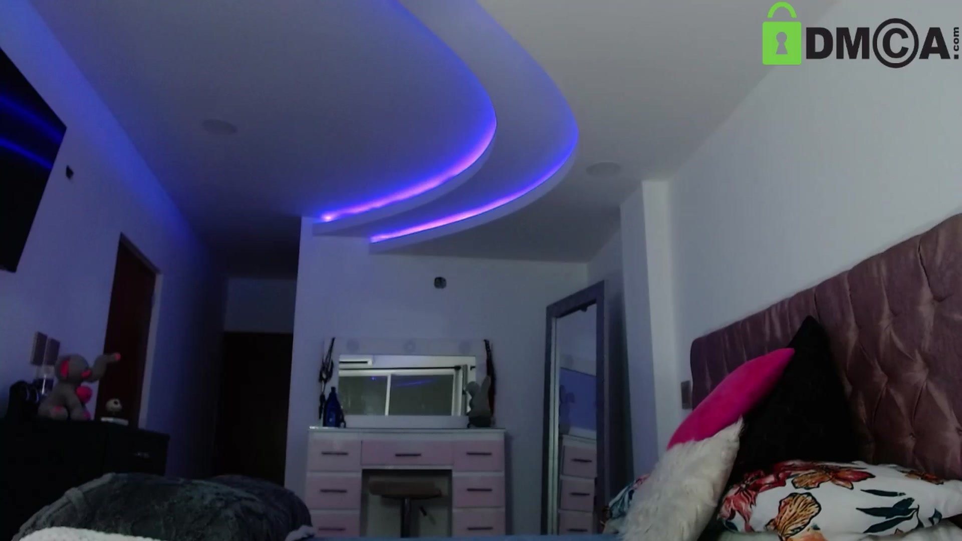 Gallery image thumbnail from virginia_love's myfreecams stream on, 09/19/2025, 01:52 image 18 of 20