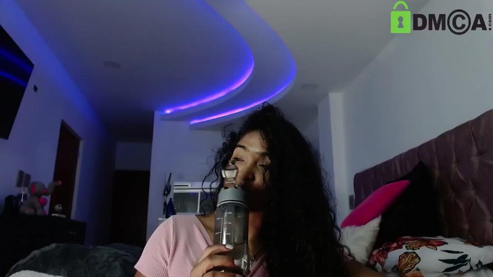Gallery image thumbnail from virginia_love's myfreecams stream on, 09/19/2025, 01:52 image 5 of 20